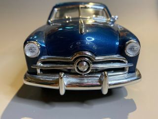1949 FORD CONVERTIBLE BLUE 1/18 DIECAST MODEL CAR BY MAISTO 2