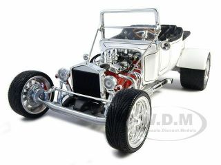 Box Show Some Wear 1923 Ford T - Bucket Roadster White 1/18 Road Signature 92828