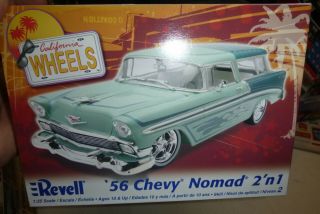 Revell 85 - 2892 1956 Chevy Nomad 2n1 Model Car Mountain 1/25 Nib