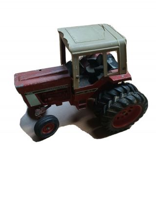 Vintage Ertl International 1586 Dually Tractor With Cab 1/16 Scale
