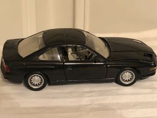 Maisto Bmw 850i Coupe Scale 1/18 Color: Black Diecast Model