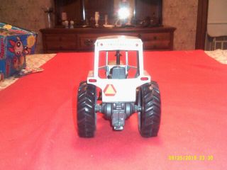 Scale Model White Farm Equipment Model 2 - 135 Series 3 Toy Tractor 1/16 3