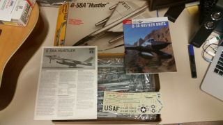 Testors Italeri 1:72 Convair B - 58a Hustler Usaf 694u - With Book