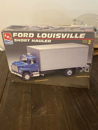 Ford Louisville Short Hauler Truck Amt Ertl 1:25 Model Kit 6460