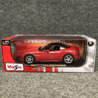 Maisto Ferrari California T Special Edition 1:18 Scale Red Die - Cast Car