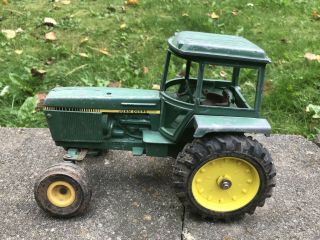 John Deere 4440 Tractor With Soundgard Cab Old Farm Toy 1/16 Ertl