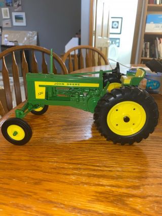 John Deere Model 520 Toy Tractor Wide Out Of Box Diecast Metal 1/16