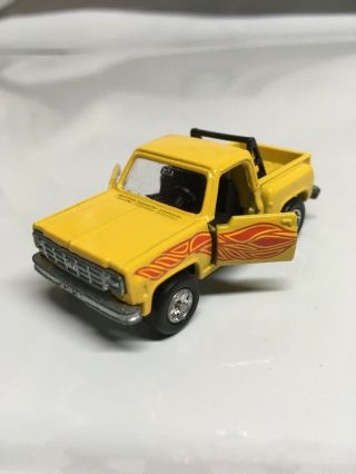 Tomica No.  F44 Chevrolet Truck Yellow W/flames Made In Japan Doors Opens