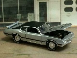 1970 70 Oldsmobile Cutlass 442 S W - 31 Muscle Car 1/64 Scale Limited Edition Y5
