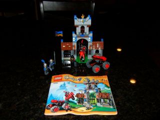 Lego Castle The Gatehouse Raid (70402) Complete