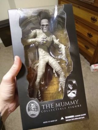 Mezco Universal Monsters The Mummy Collectible Action Figure