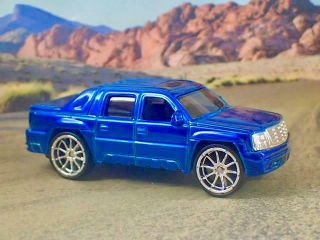 2002 - 2013 Cadillac Escalade Ext Luxury Pick - Up 1/64 Scale Limited Edition N