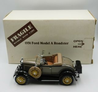 1:24 Danbury 1931 Ford Model A Roadster In Tan And Black Read Me