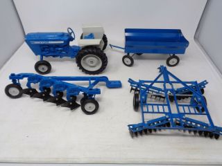 Ertl Ford 4600 Diecast Tractor W/cart,  Disc,  Plow