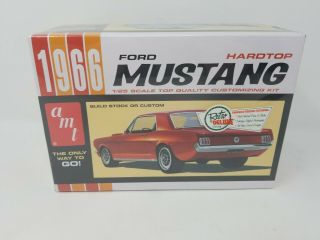 Amt 1/25 Scale 1966 Ford Mustang Hardtop Model Kit Amt704