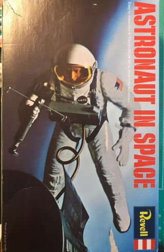 1968 Revell H - 1841:100 Astronaut In Space Nasa Model Kit Open Box