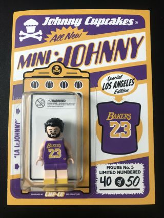 Johnny Cupcakes “la Lejohnny” / La Bakers Mini Figure 40/50.