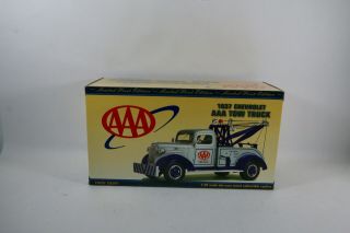 1st Gear 1937 Chevrolet Aaa Tow Truck 1:30 Scale Limited First Edition