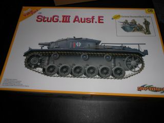 Cyber - Hobby 9106,  1/35 Stug.  Iii Ausf.  E Plastic Model Kit Bonus Crew Figures