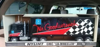 Mr Goodwrench Nylint 18 Wheeler -