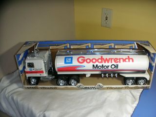 Vintage Nylint Goodwrench Motor Oil Tanker Transport Semi Truck No.  990 W/ Box