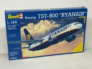 Revell 1/144 Boeing 737 - 800 " Ryanair ",  Contents.