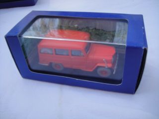 Voiture Tintin En Boite Atlas Bleu Willys Overland Jeep Station Wagon Pompiers