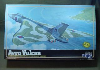 Vintage Mpc British Avro Vulcan 1/72 Scale Model Airplane Kit