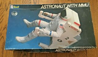 Revell 1984 Astronaut W/ Mmu 4731 1/8 Scale Model Kit Complete But Started