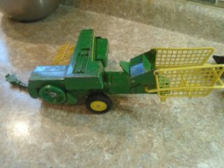 Vintage Ertl 1/16 John Deere Hay Baler Farm Toy 585