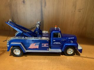 First Gear 1/34 1957 International R - 200 “Hooked On America” Tow Truck 3