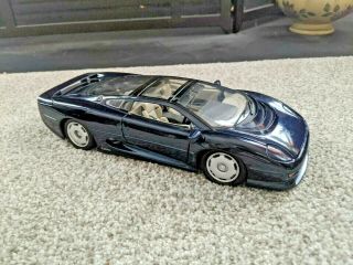 Maisto Jaguar Xj220 1/18 Die Cast Model Car In Dark Blue