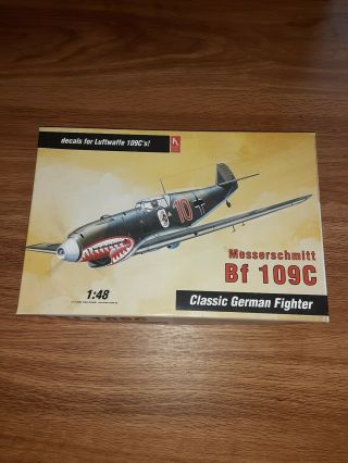 Hobby Craft 1/48 Scale Model Messerschmitt Bf 109c Classic German Fighter Plane