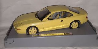 Revell 1990 Bmw 850 Csi (e31) V12 Coupe Yellow Edition 1:18 Scale Diecast