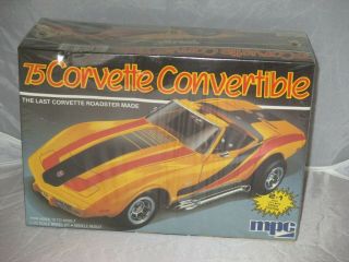 1975 Corvette Convertible Mpc 1:25 Scale Plastic Model Car Kit
