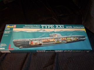 Revell - Germany U - Boat Type Xxi With Interior - Plastic Model Military Ship Kit