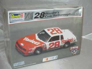 Hardees Cale Yarborough 28 Monte Carlo Revell 1:24 Scale Plastic Model Car Kit