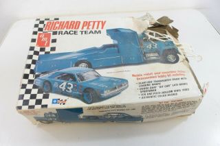 Amt Richard Petty Race Team 1/25 Scale Model Kit Racing - 2
