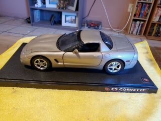 100 Hot Wheels Corvette C5 Light Pewter Metallic 1/18 Diecast Chevy