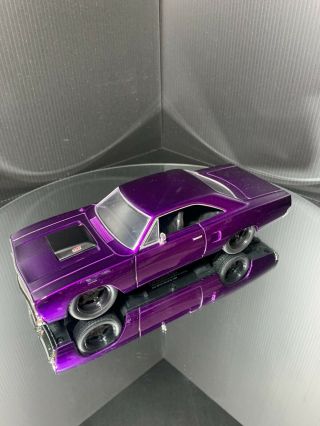 1970 Plymouth Road Runner Diecast - 1:24 Scale - Jada Toys Purple A12