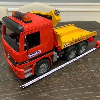 Bruder Crane Lift Tow Truck Mercedes Actros 4143 W/ Moving Parts & 1993 Jeep