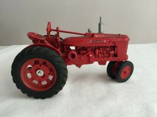 Ertl Mccormick - Deering Farmall Tractor 1/16 Scale