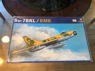 Oez 1:48 Su - 7 Bkl Bmk Plastic Aircraft Model Kit With Extra Decals
