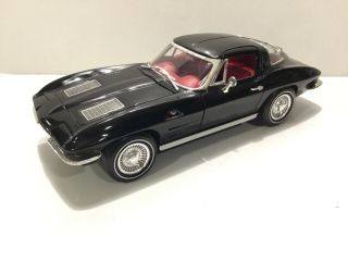 Ertl 1963 Split Window Corvette Sting Ray 1:18 Scale Diecast Car Read