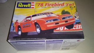 2001 Revell 1:24 Scale Model Kit 85 - 2343 - 