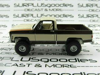 Auto World 1:64 Loose Custom Lifted 1977 Chevrolet Bonanza K10 Fleetside Pickup