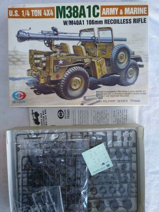 Skybow Tp3505 Us 1/4 Ton 4x4 M38a1c W/106mm Recoilless Rifle - 1/35 Scale Kit