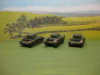 Roco Minitanks: British Wwii Churchill Mk.  V & Cromwell Mk.  Iv Tanks (3).  1:87.