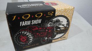 1993 Farm Show Ertl International Standard I - D 9 Diesel Tractor 1/16 Box Only
