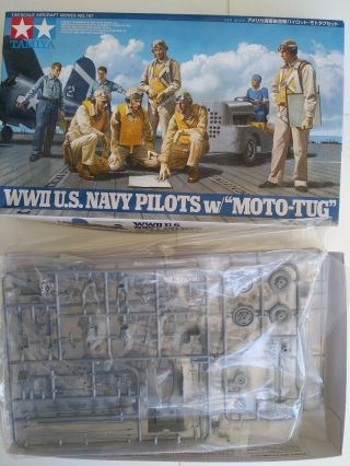2009 Tamiya 61107 Ww Ii U.  S.  Navy Pilots W/ " Moto - Tug " - 1/35 Scale Kit